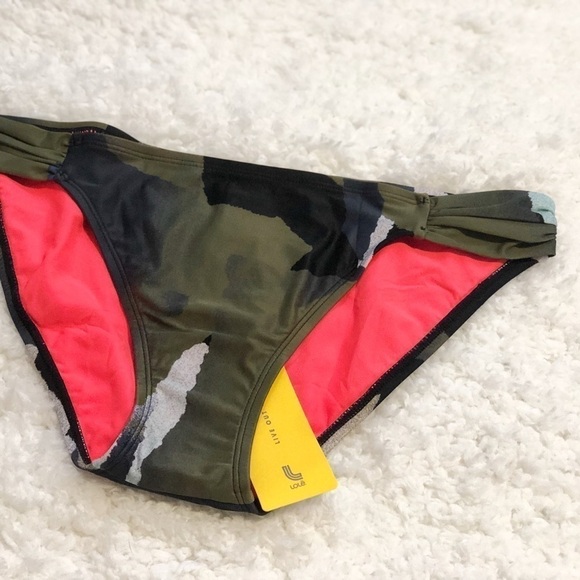 🆕 Lole Rio camouflage bikini bottoms extra… - Picture 7 of 12